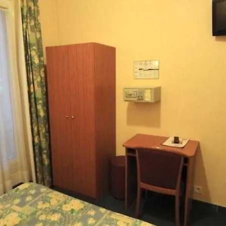 De La Place Des Alpes Παρίσι