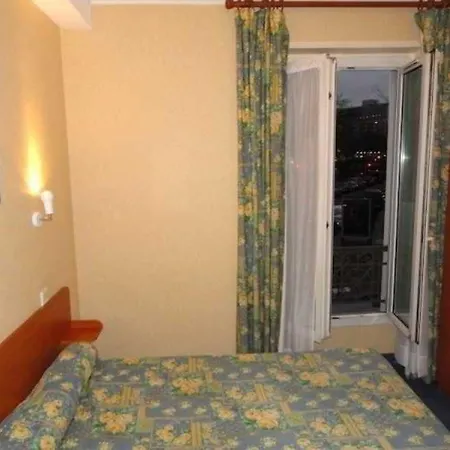 De La Place Des Alpes Παρίσι