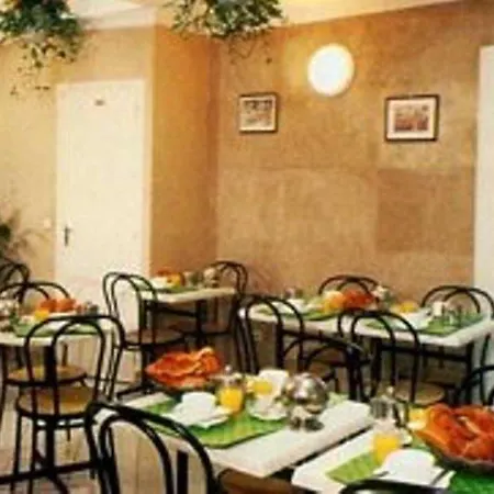 De La Place Des Alpes Ξενοδοχείο 2*