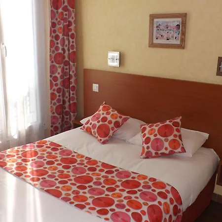 De La Place Des Alpes Ξενοδοχείο