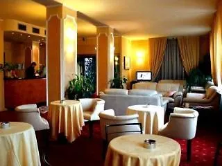 De La Place Des Alpes 2*