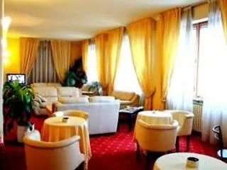 Ξενοδοχείο De La Place Des Alpes