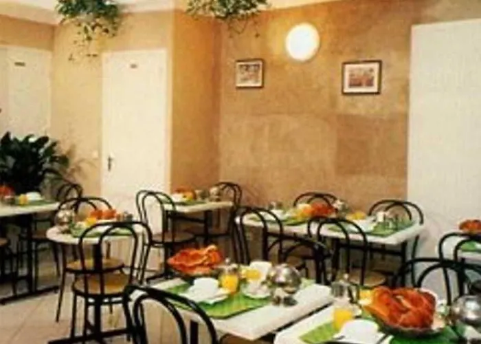De La Place Des Alpes Ξενοδοχείο 2*