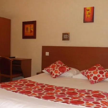 De La Place Des Alpes 2*