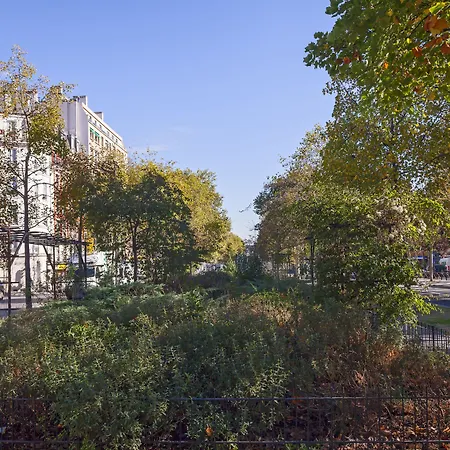 De La Place Des Alpes 2*