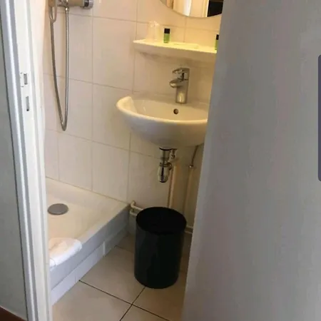 De La Place Des Alpes 2* פריז