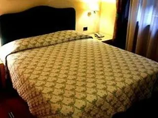 De La Place Des Alpes Hotel