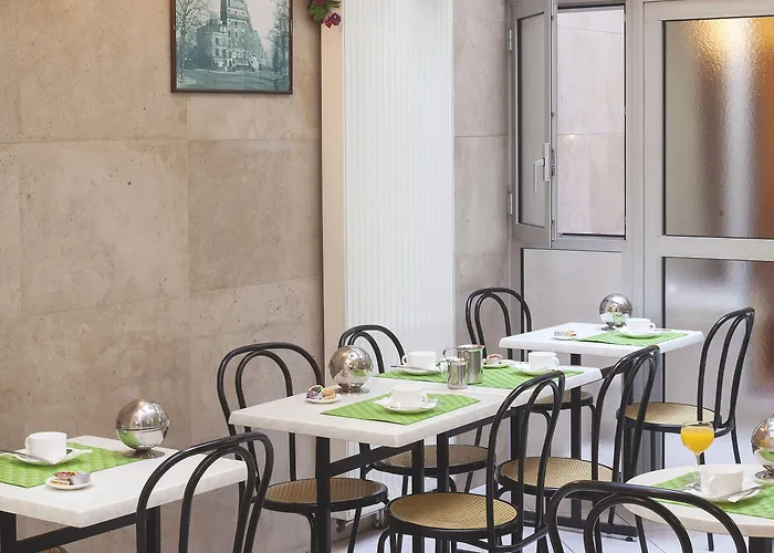 De La Place Des Alpes Hotel