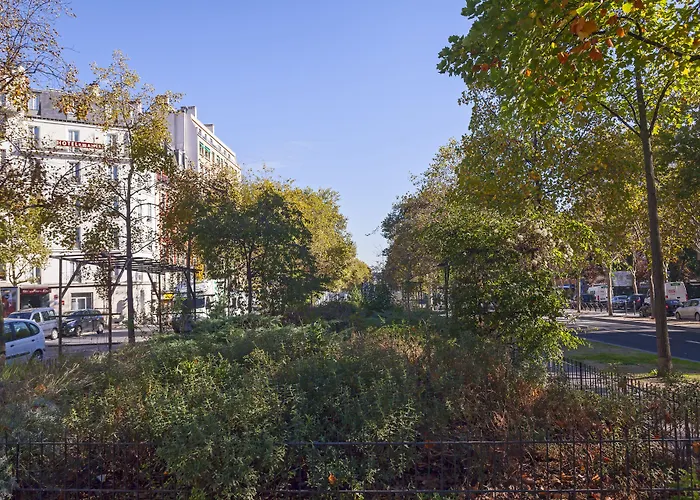 De La Place Des Alpes 2*