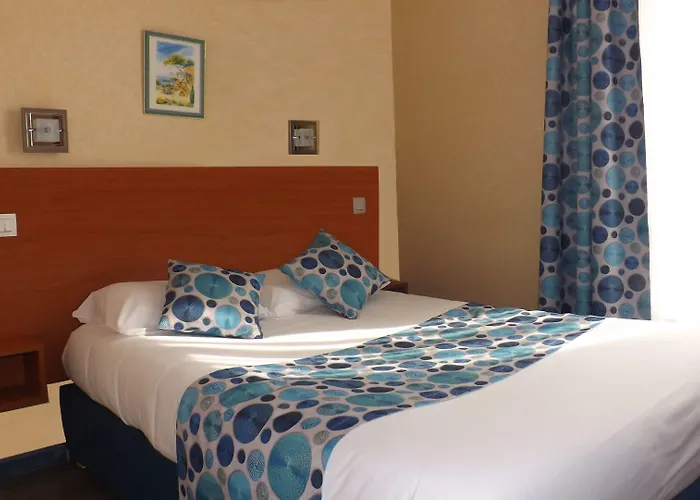 De La Place Des Alpes 2*