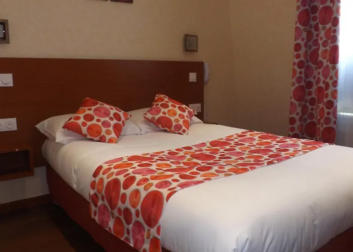 De La Place Des Alpes 2*