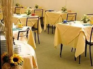 De La Place Des Alpes 2*