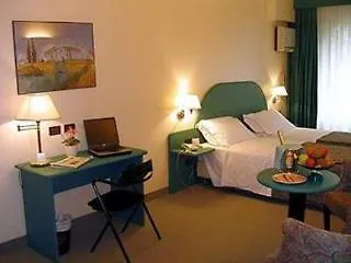 De La Place Des Alpes