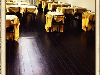 Hotel De La Place Des Alpes Paris