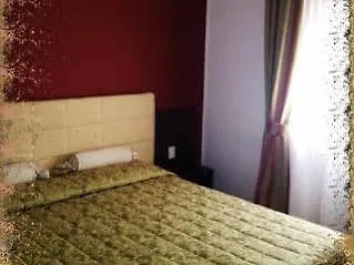 De La Place Des Alpes 2* Paris